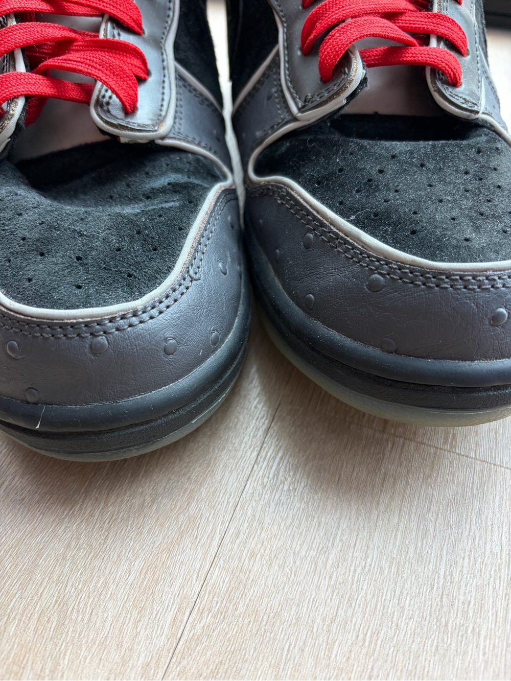 MF Doom Nike Dunks - Picture 6 of 13